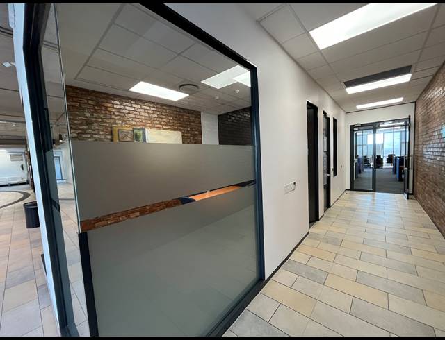 5,141M² OFFICE TO LET IN WOODSTOCK